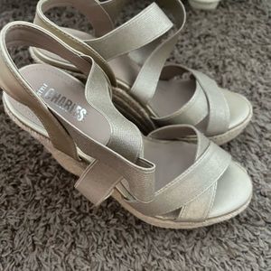 New wedge heel w/o tags size 8.5 heel height 4 inches